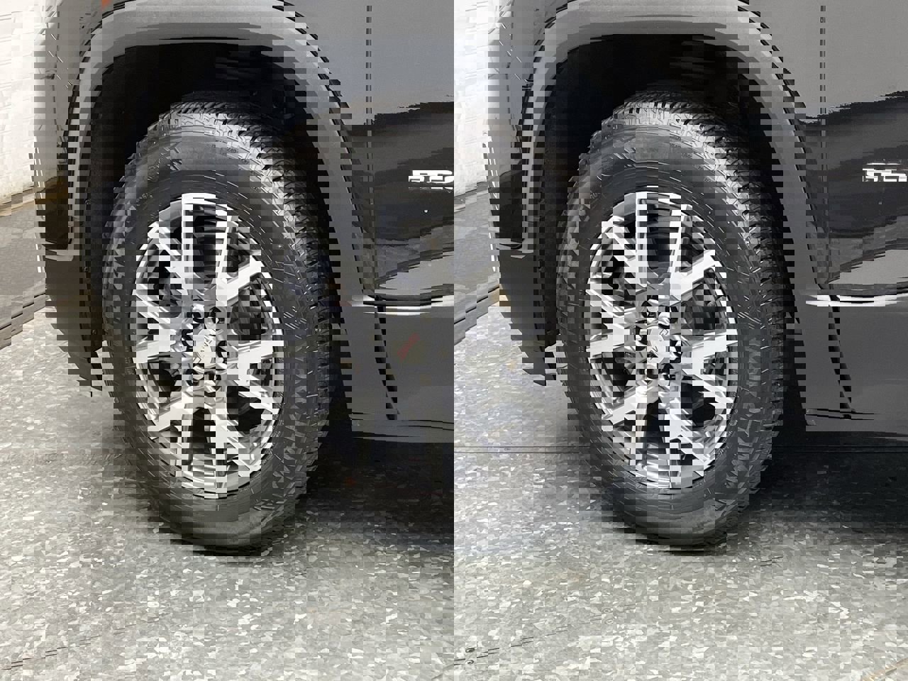 Certified 2022 GMC Acadia SLT w/ Preferred Package image 38