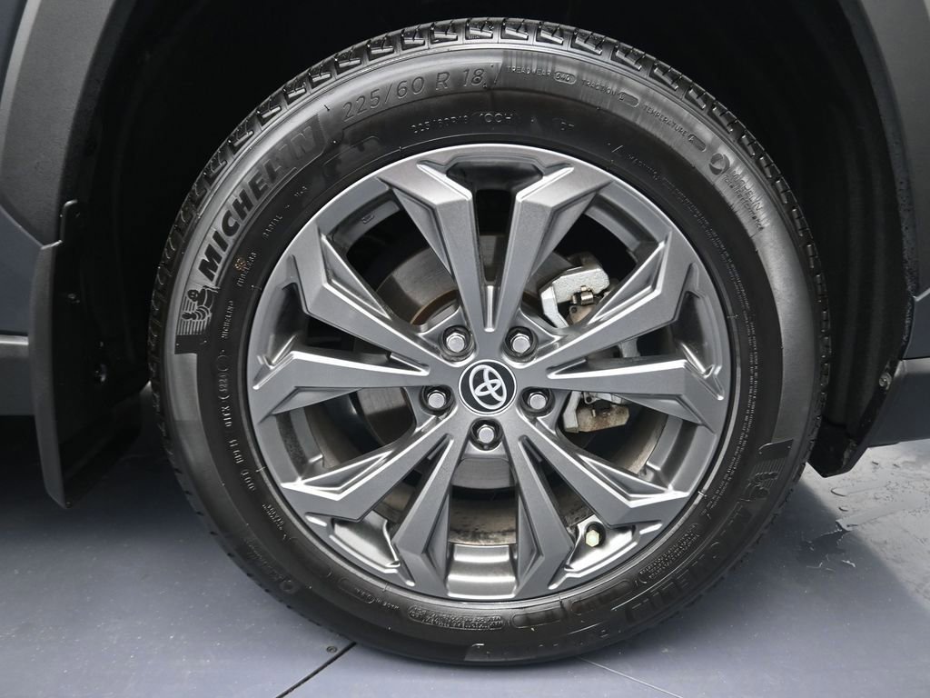 Used 2024 Toyota RAV4 XLE Premium image 5