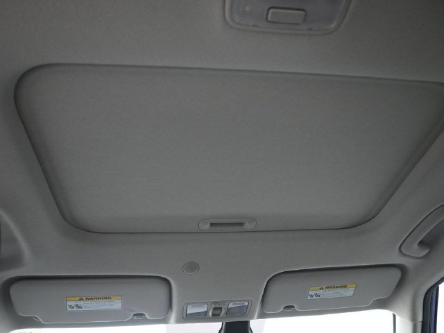 Used 2025 Hyundai Venue SEL FWD image 15