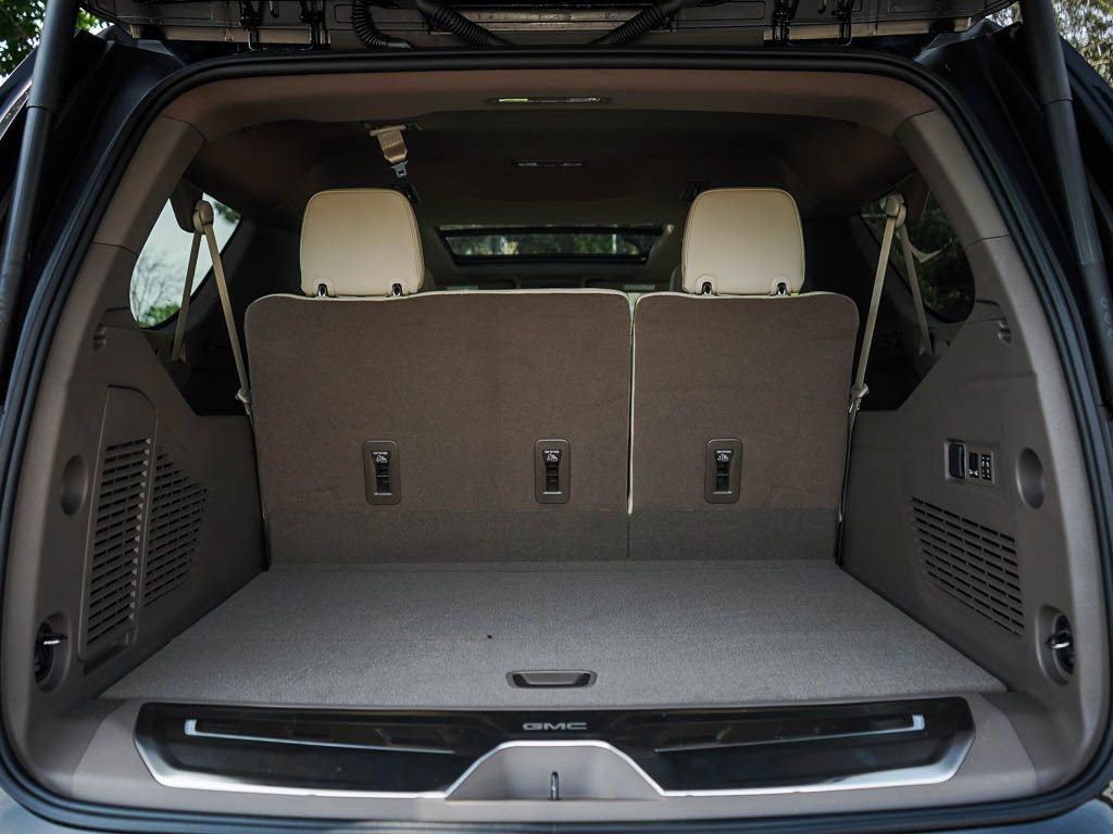 New 2026 GMC Yukon XL Denali w/ Sun & Power Step Package AWD/4WD image 8