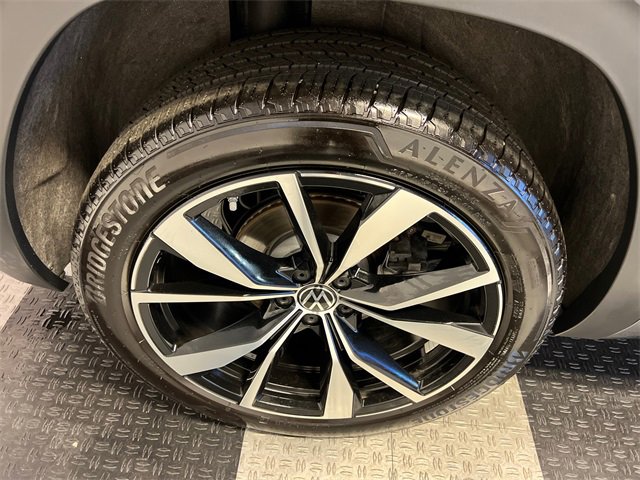 Certified 2025 Volkswagen Atlas Cross Sport SEL Premium R-Line image 15