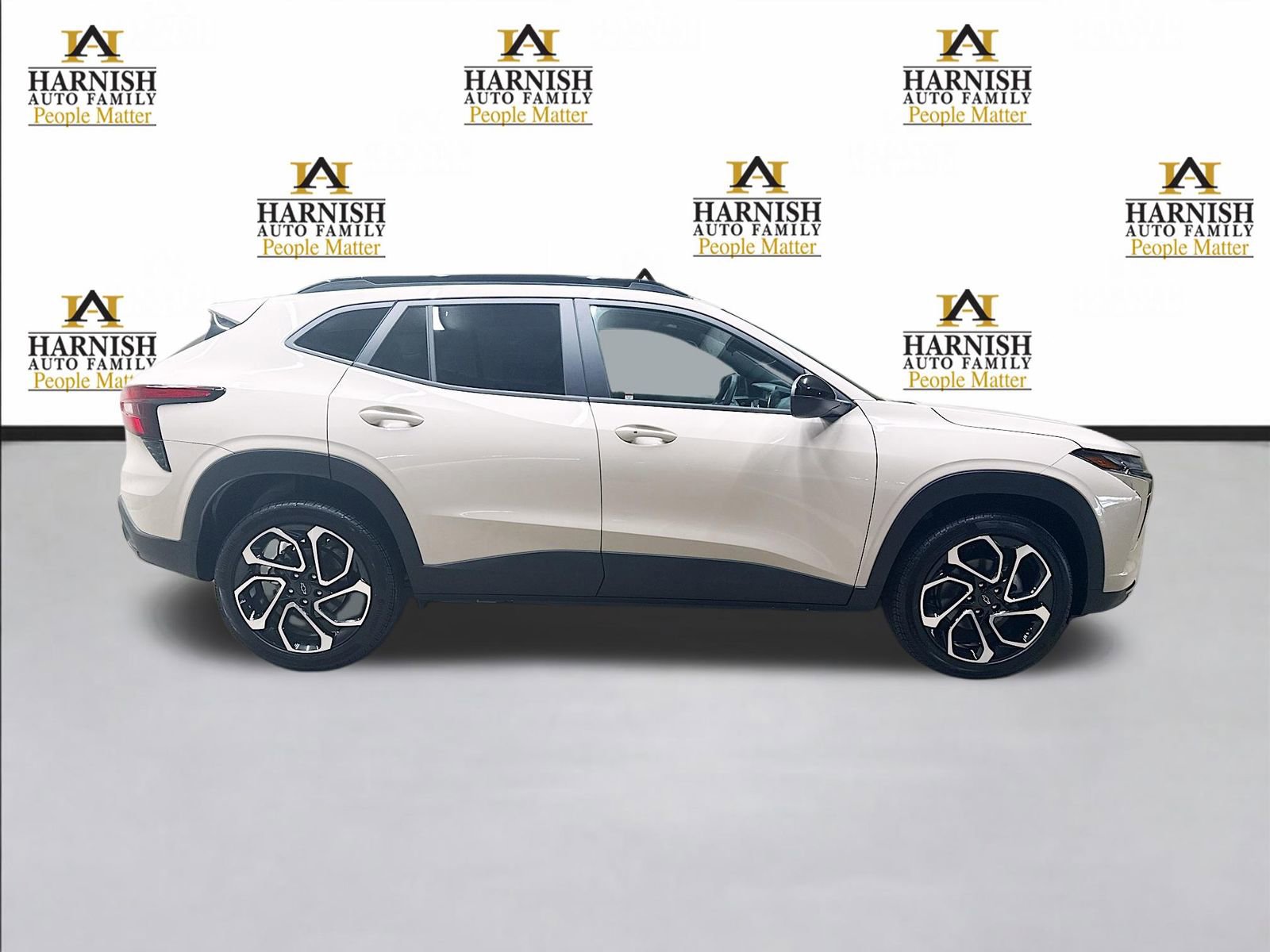 New 2026 Chevrolet Trax RS w/ Sunroof Package FWD image 4