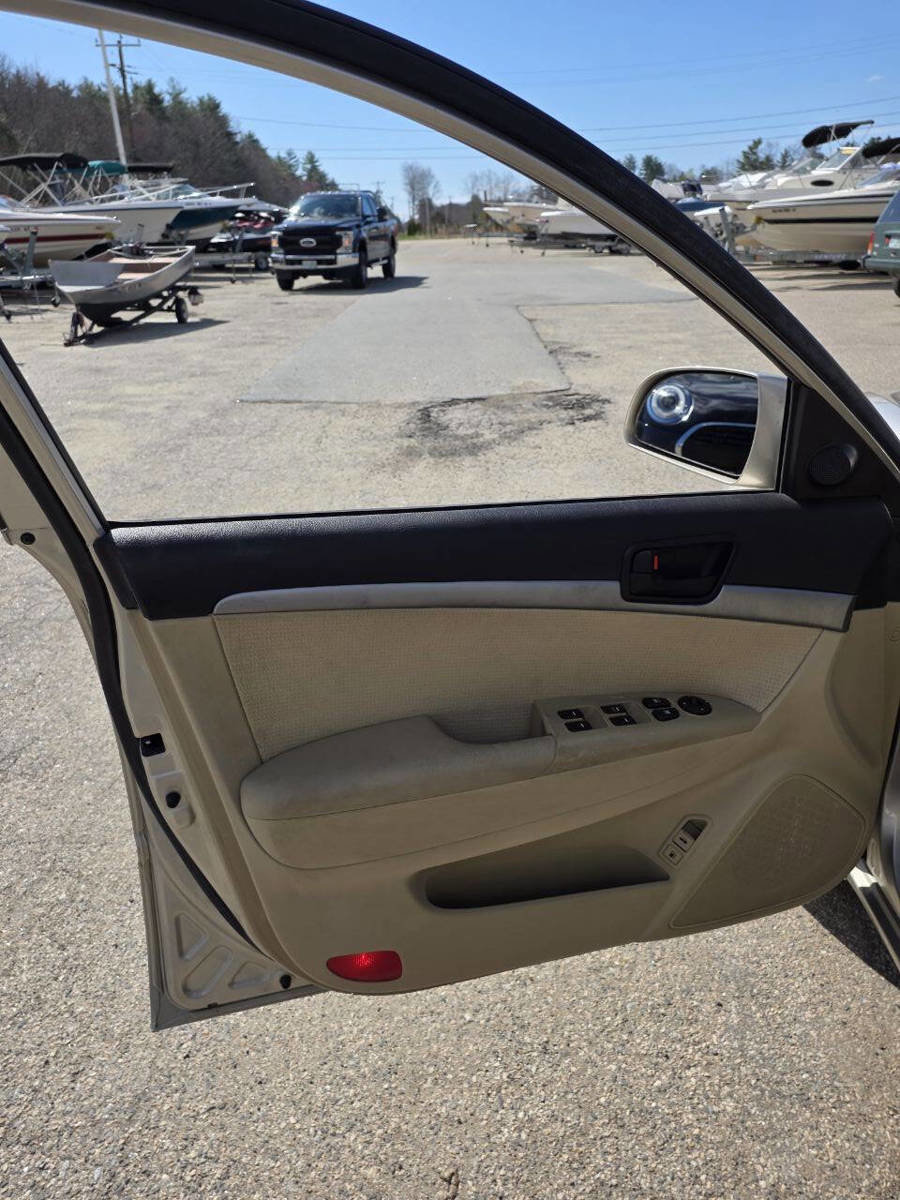 Used 2009 Hyundai Sonata GLS FWD image 16