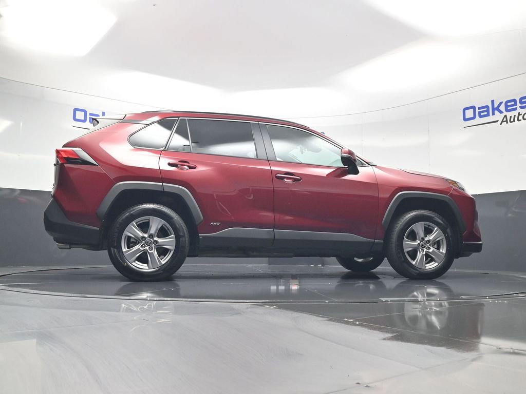 Used 2025 Toyota RAV4 XLE w/ Convenience Package image 47