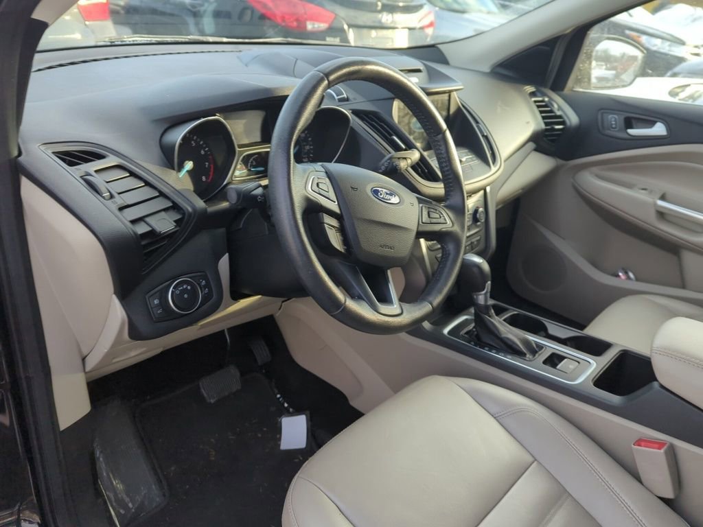 Used 2017 Ford Escape SE w/ SE Leather Comfort Package image 7