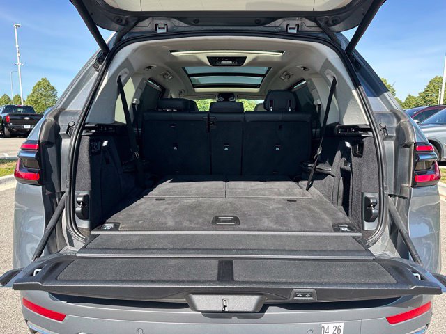Used 2024 BMW X7 xDrive40i AWD/4WD image 12