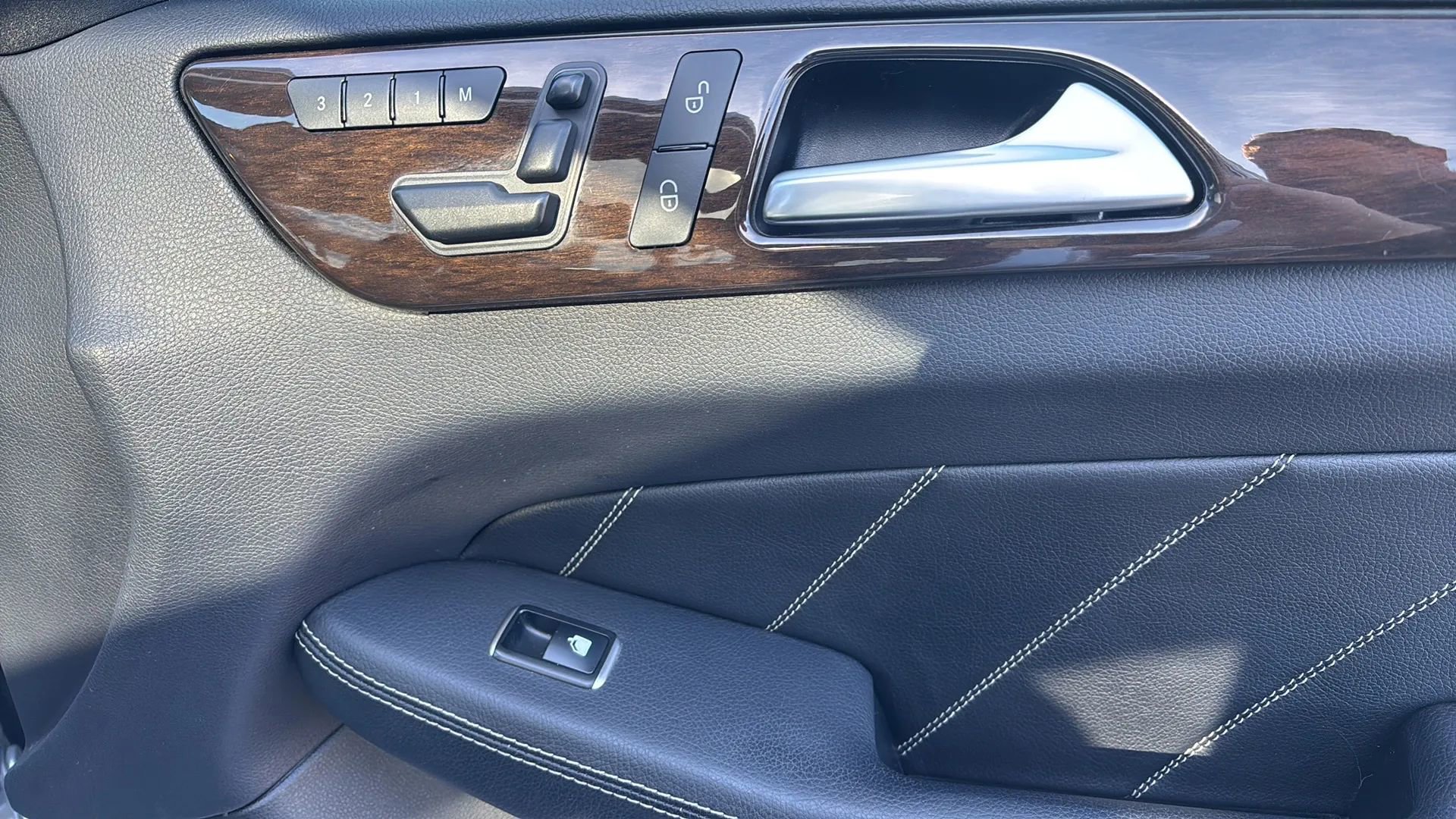 Used 2015 Mercedes-Benz GL 450 4MATIC image 41