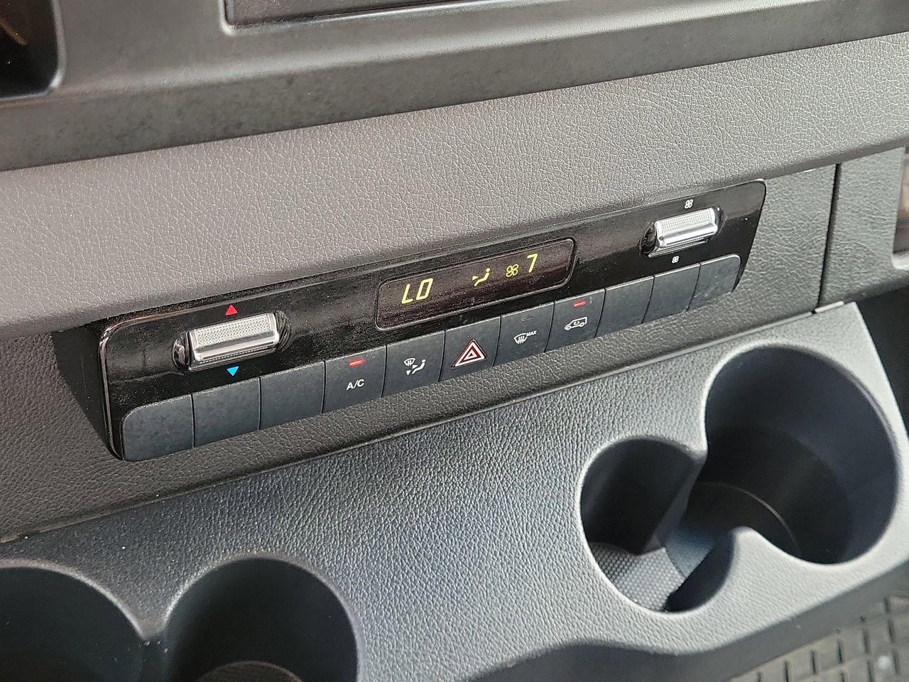 Used 2023 Mercedes-Benz Sprinter 1500 image 27