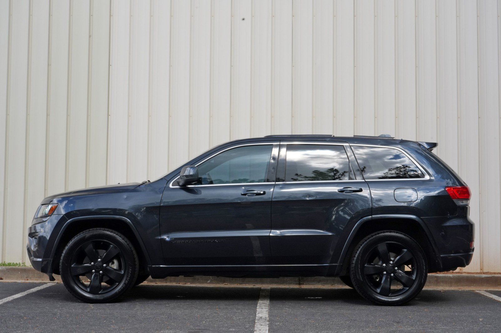 Used 2015 Jeep Grand Cherokee Altitude AWD/4WD image 8