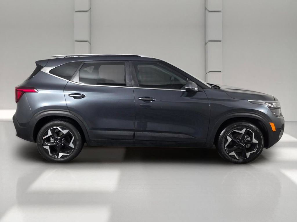 Used 2024 Kia Seltos EX FWD image 4