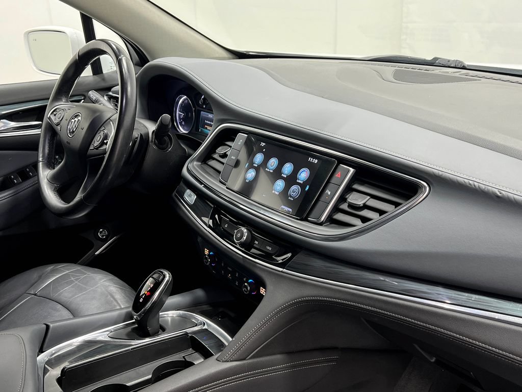 Used 2018 Buick Enclave Essence AWD/4WD image 21