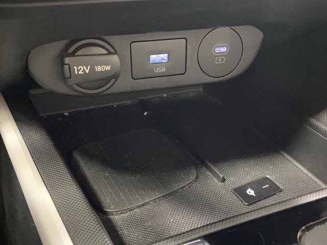 Certified 2025 Hyundai Elantra Limited image 24