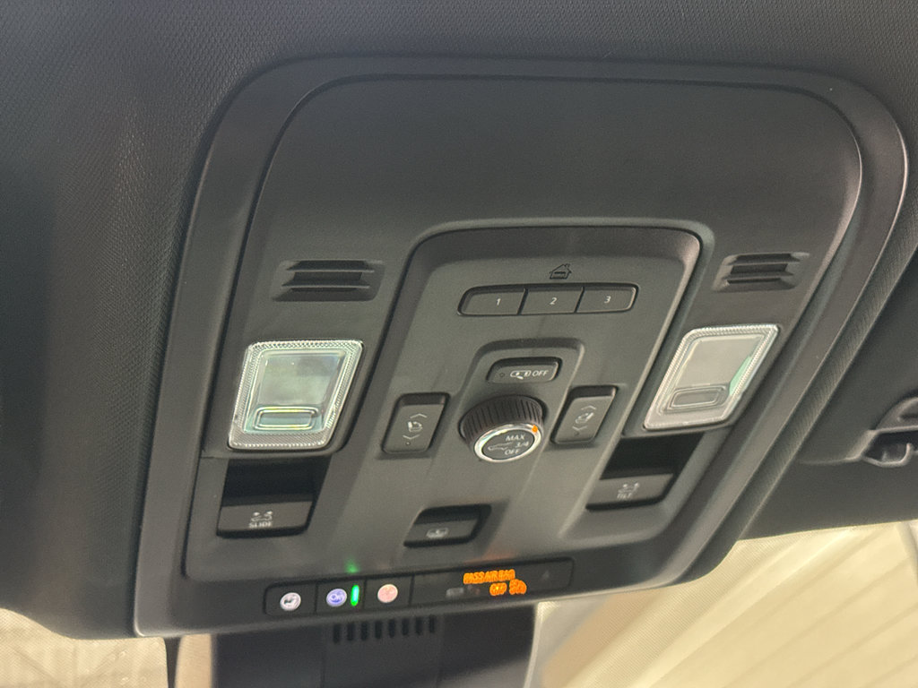 Used 2024 Chevrolet Suburban Z71 w/ Luxury Package AWD/4WD image 37