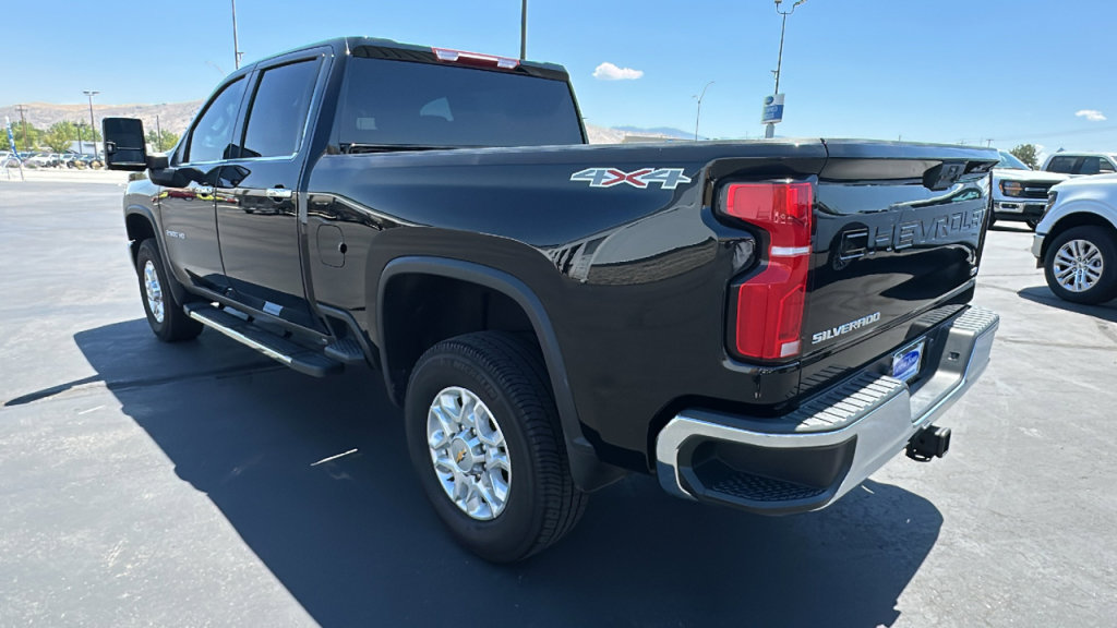 Used 2024 Chevrolet Silverado 2500 LTZ AWD/4WD image 5