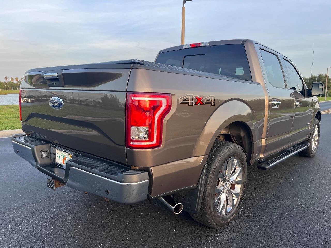 Used 2015 Ford F150 XLT w/ Equipment Group 302A Luxury AWD/4WD image 9