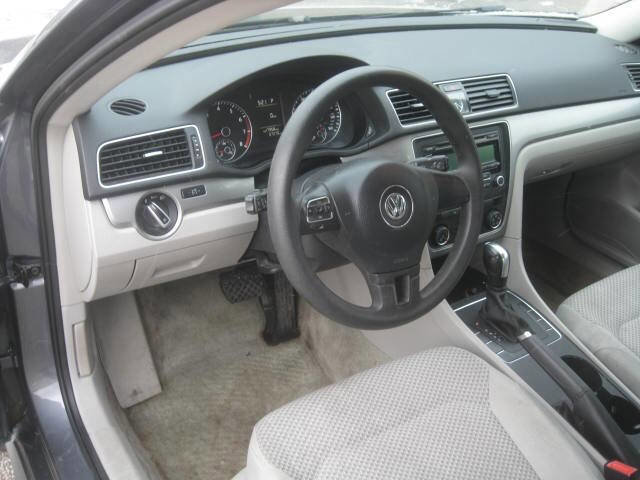 Used 2015 Volkswagen Passat 1.8T S image 12