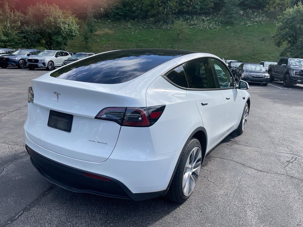 Used 2023 Tesla Model Y Long Range AWD/4WD image 10