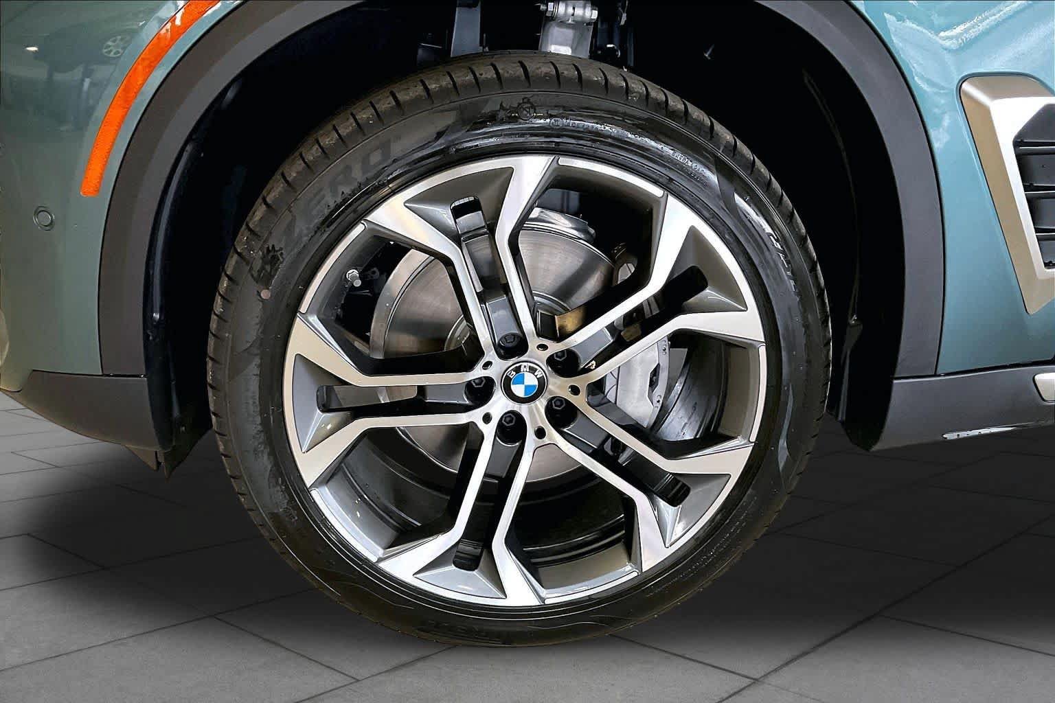 Used 2026 BMW X5 sDrive40i w/ Premium Package RWD image 8