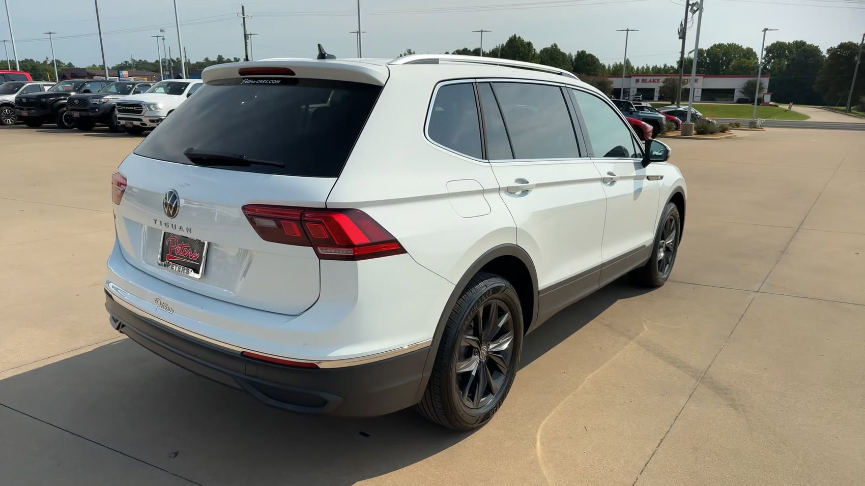 Used 2024 Volkswagen Tiguan SE FWD image 8