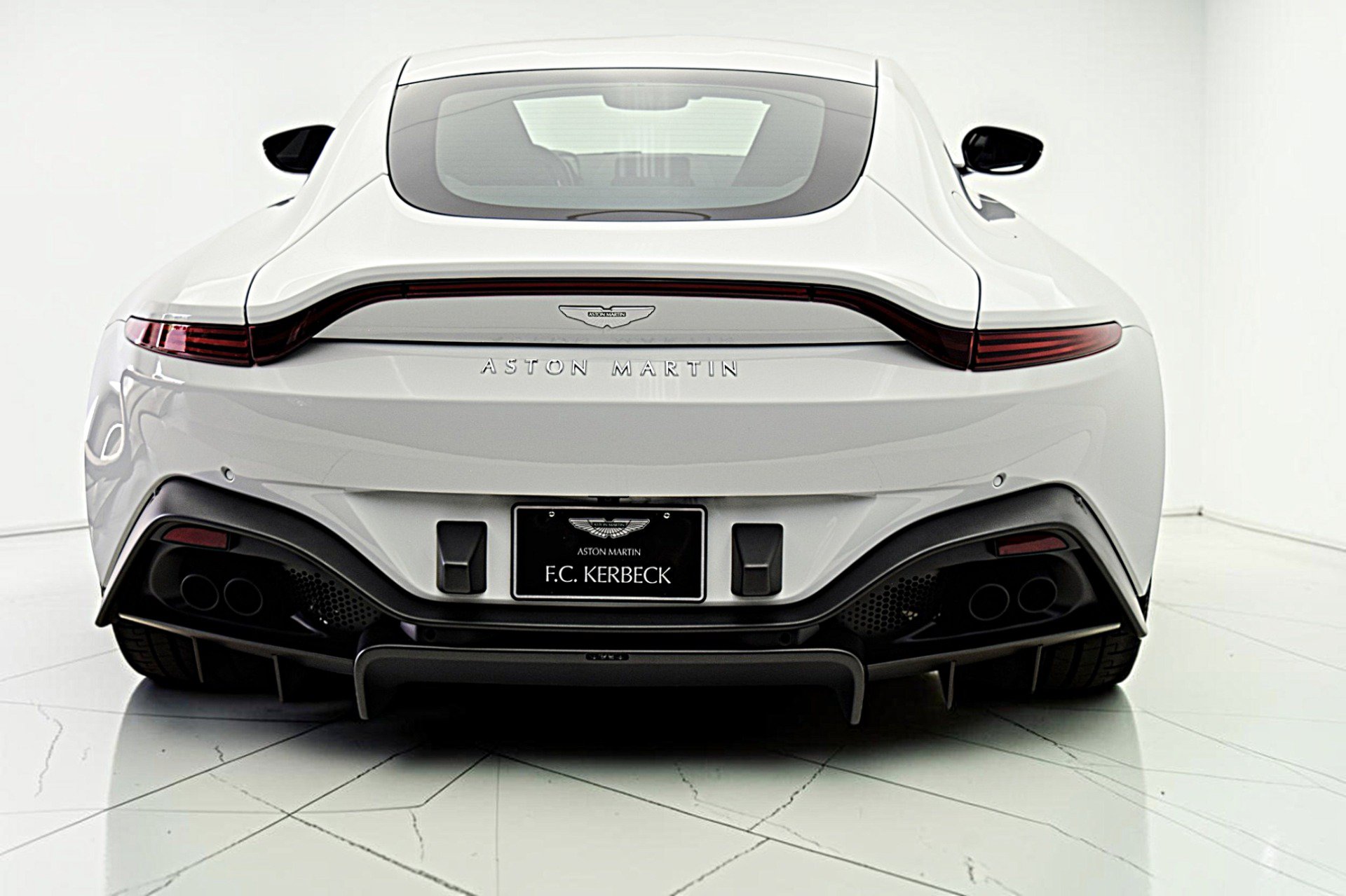 Used 2023 Aston Martin V8 Vantage Roadster RWD image 7