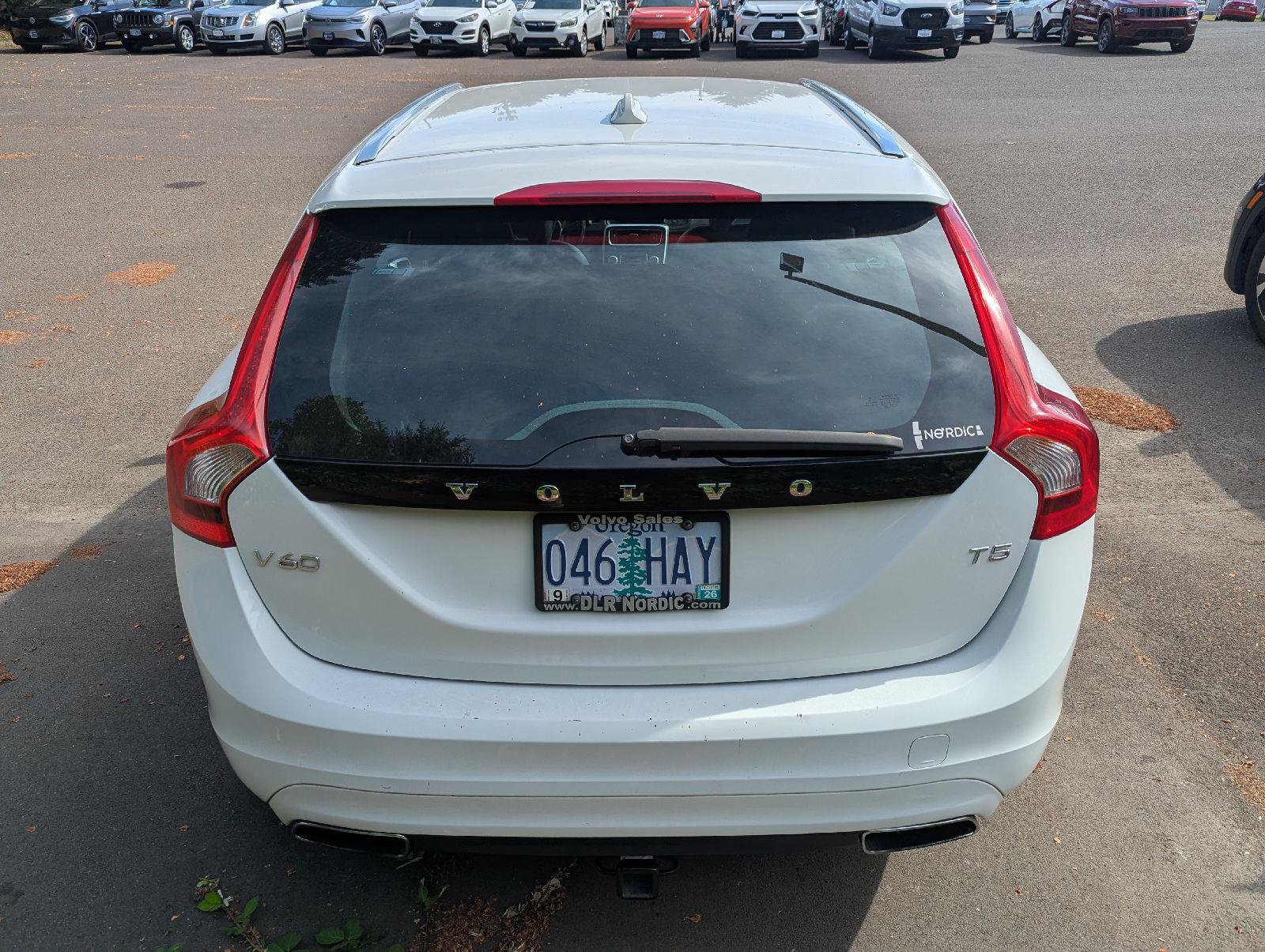Used 2016 Volvo V60 T5 Premier FWD image 5