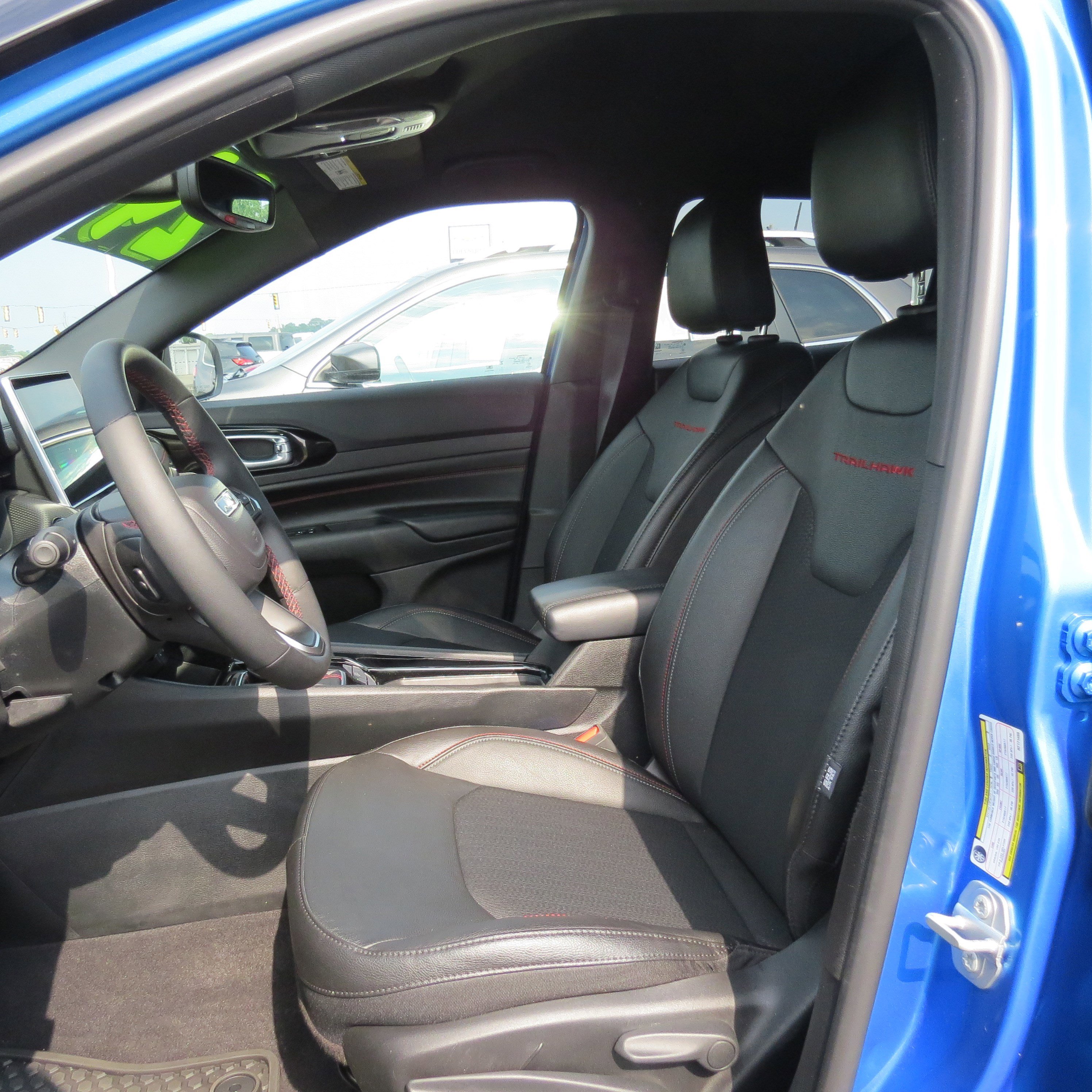 Used 2024 Jeep Compass Trailhawk image 14