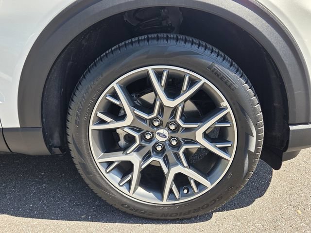 Used 2025 Ford Explorer Platinum w/ Ultimate Package RWD image 11