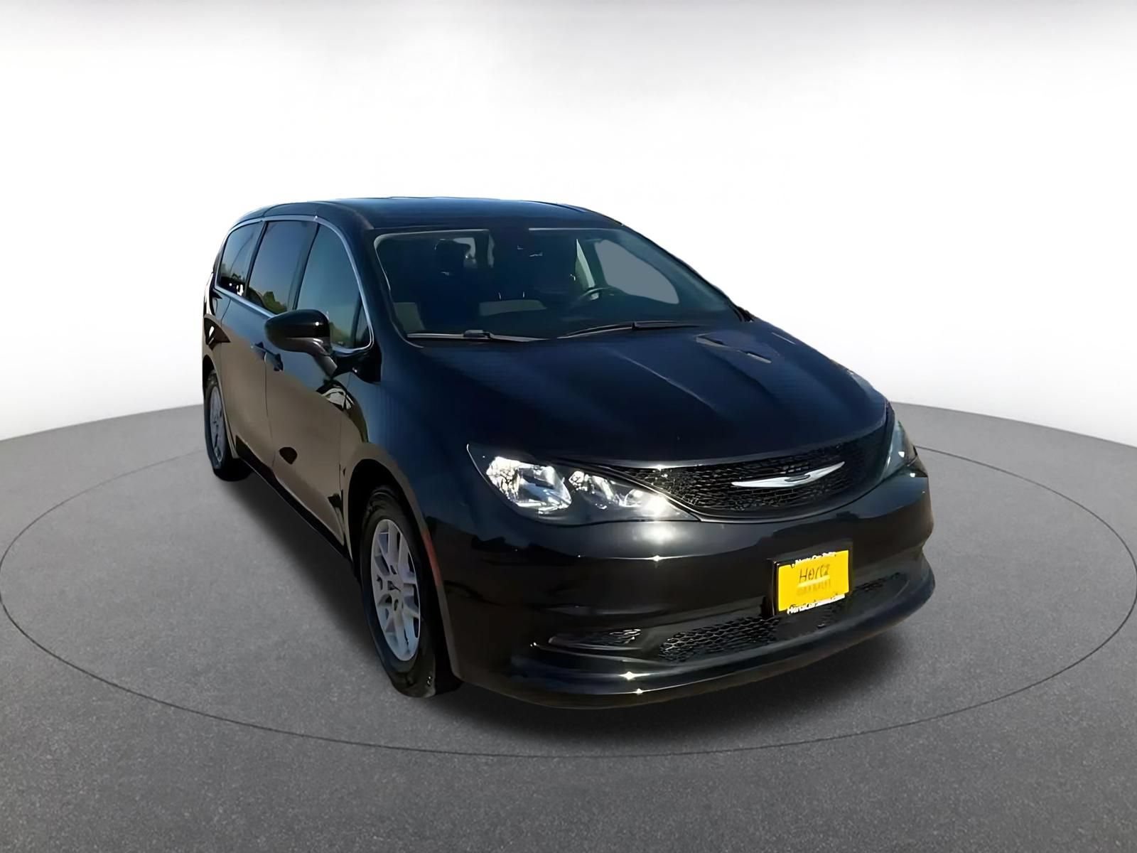 Used 2023 Chrysler Voyager LX FWD image 3
