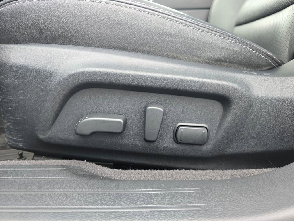 Used 2016 Subaru Legacy 2.5i Limited image 24