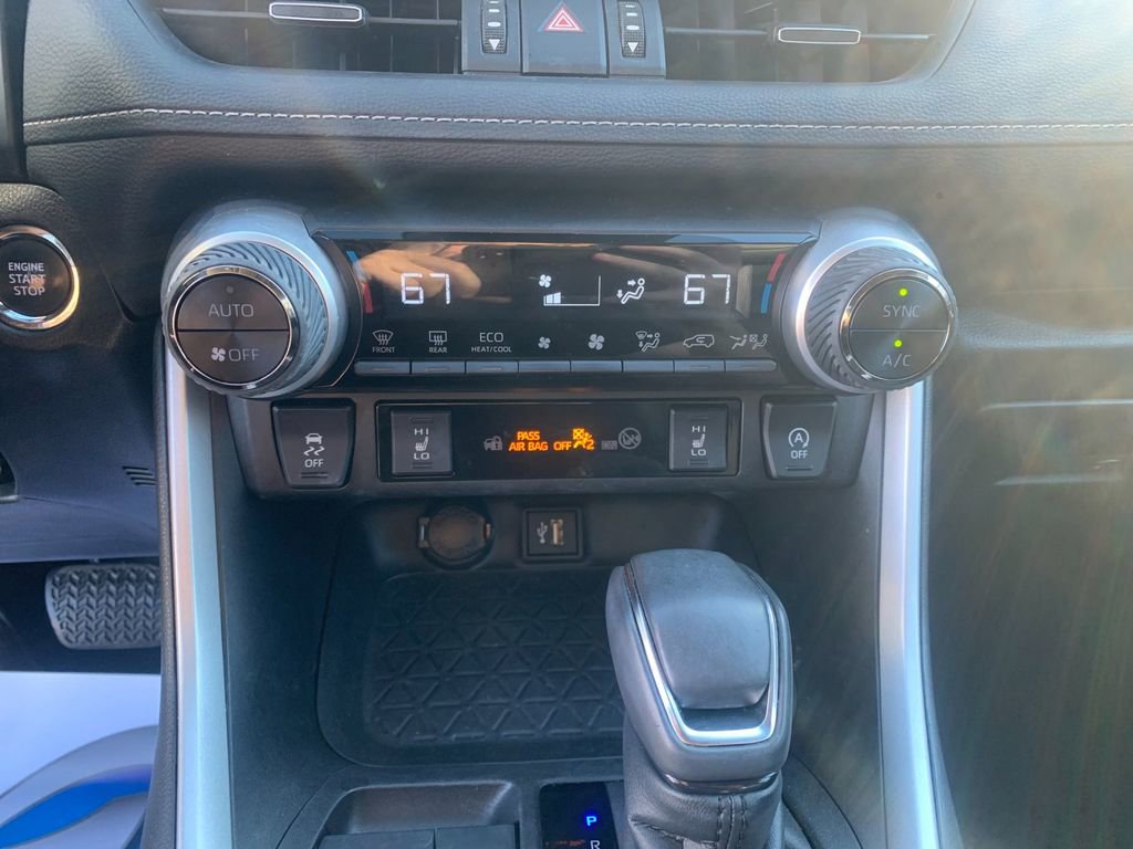 Used 2023 Toyota RAV4 XLE Premium image 25