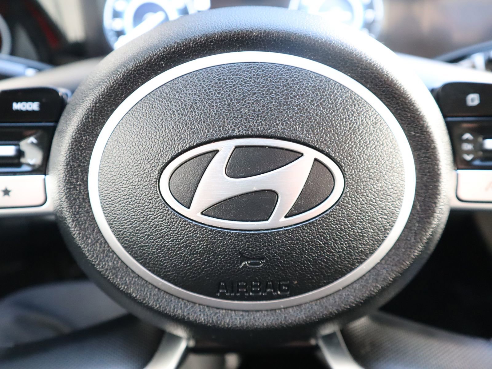 Used 2024 Hyundai Elantra SEL FWD image 29