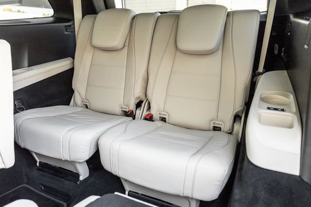 Used 2025 Mercedes-Benz GLS 580 4MATIC image 15