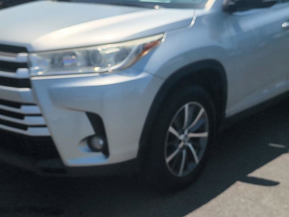 Used 2019 Toyota Highlander XLE FWD image 9