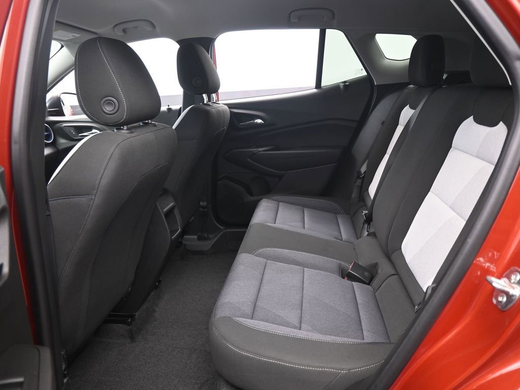 Used 2024 Chevrolet Trax LS image 28