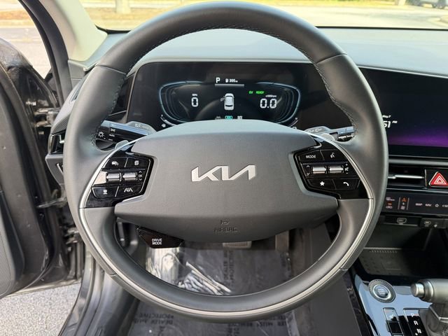 Used 2025 Kia Niro EX FWD image 14