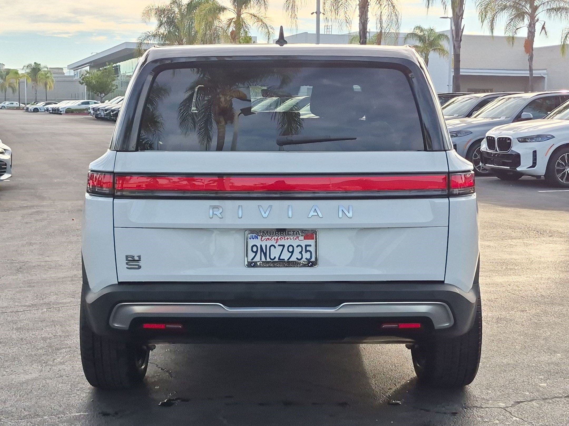 Used 2025 Rivian R1S Adventure AWD/4WD image 9
