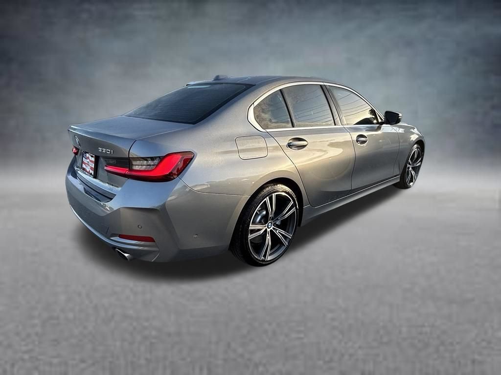 Used 2024 BMW 330i Sedan w/ Convenience Package RWD image 4