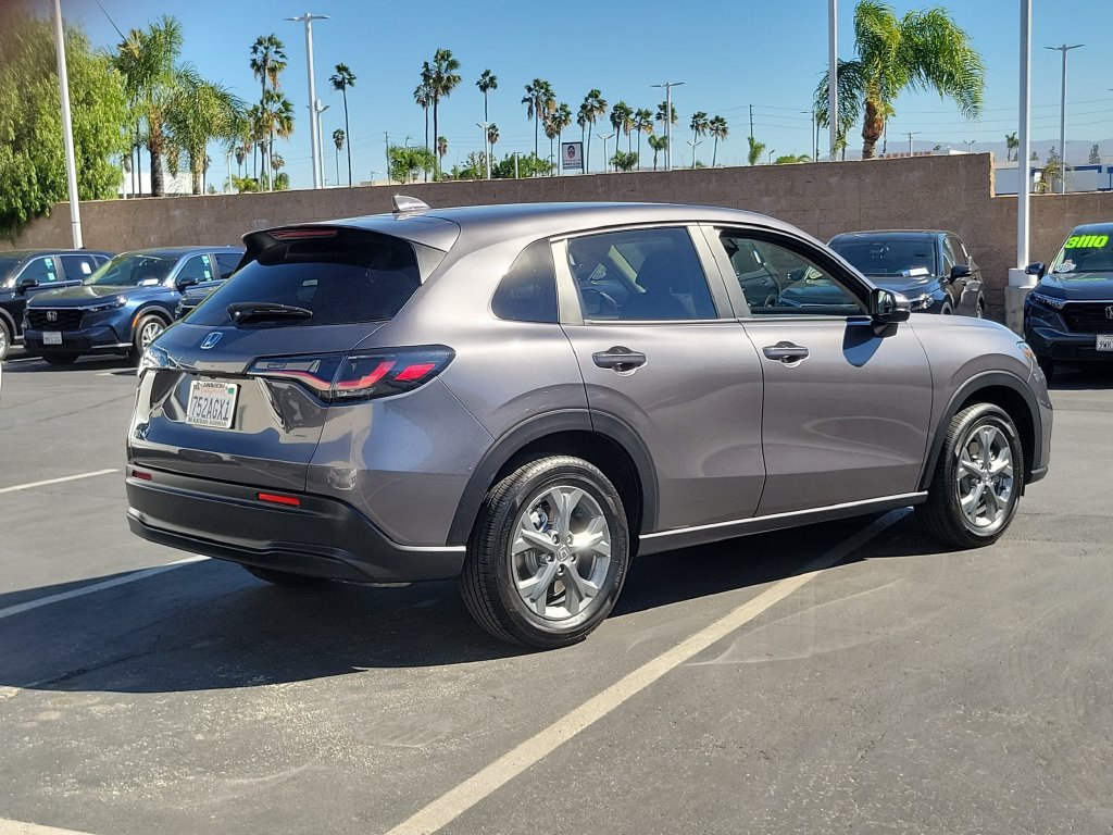 Used 2027 Honda HR-V LX image 5