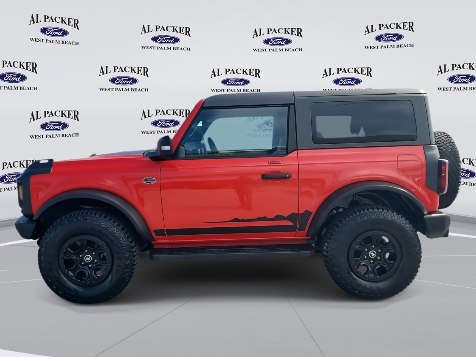 Used 2022 Ford Bronco Wildtrak image 2