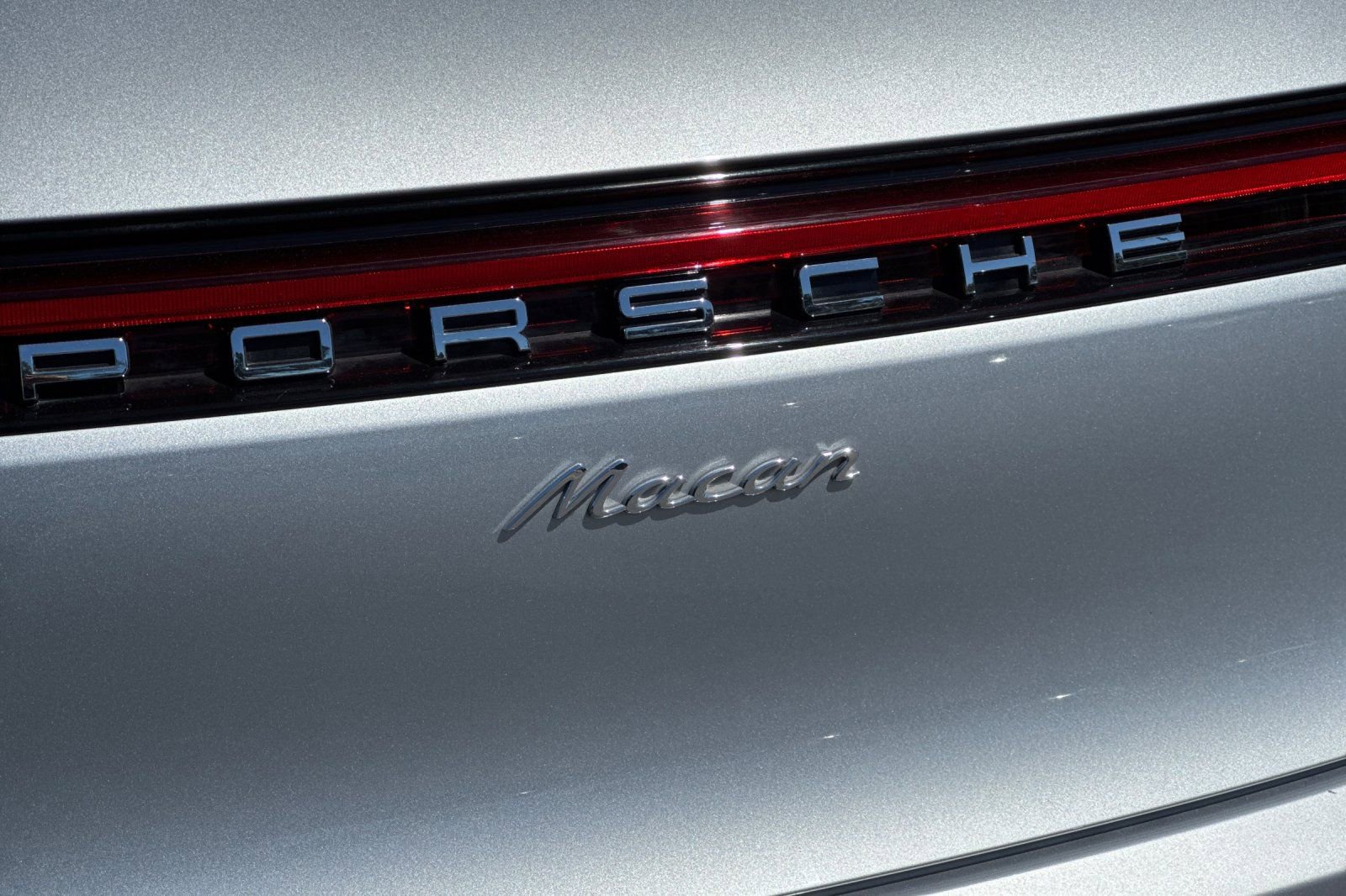 Used 2024 Porsche Macan image 33