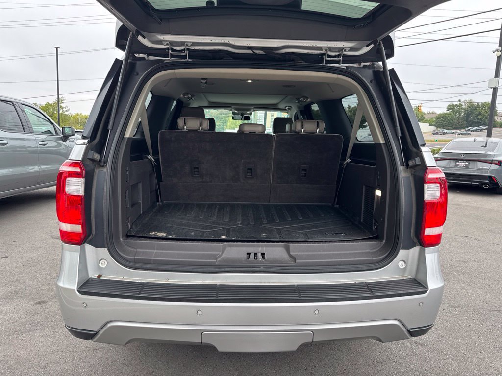 Used 2018 Ford Expedition Max XLT w/ Equipment Group 201A AWD/4WD image 27