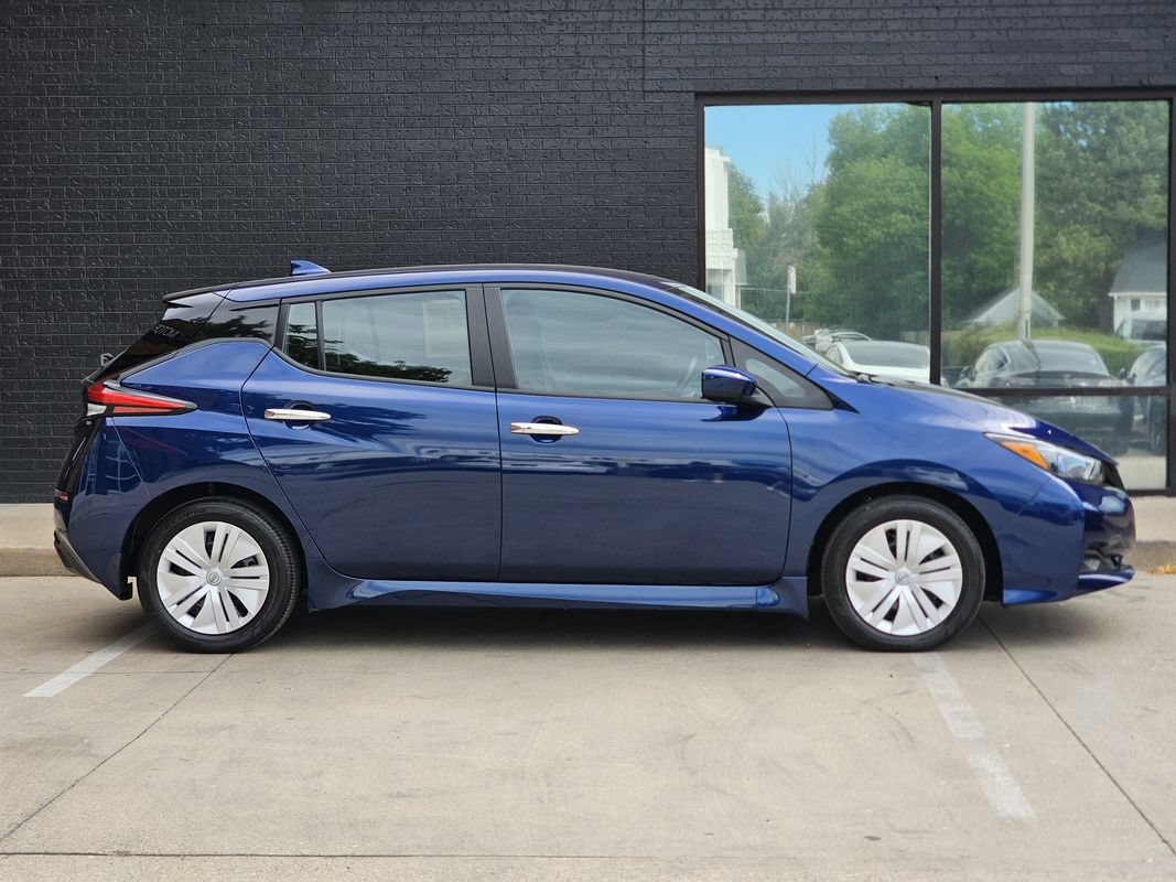 Used 2025 Nissan Leaf S FWD image 8