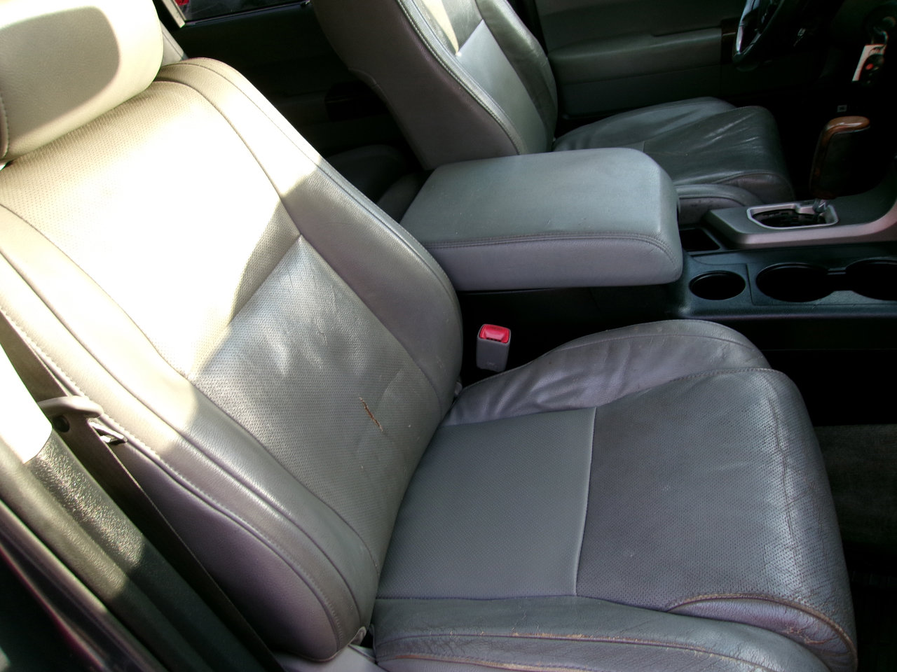 Used 2010 Toyota Sequoia Platinum image 16