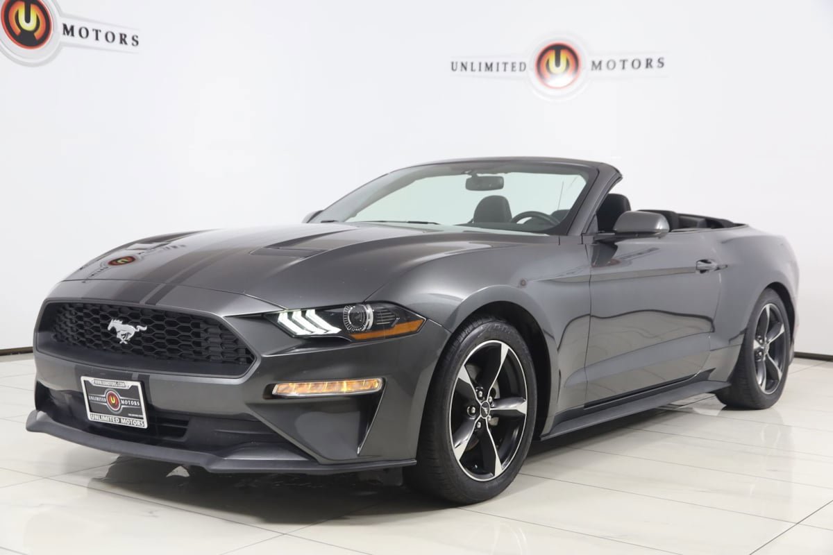 Used 2020 Ford Mustang Convertible RWD image 5