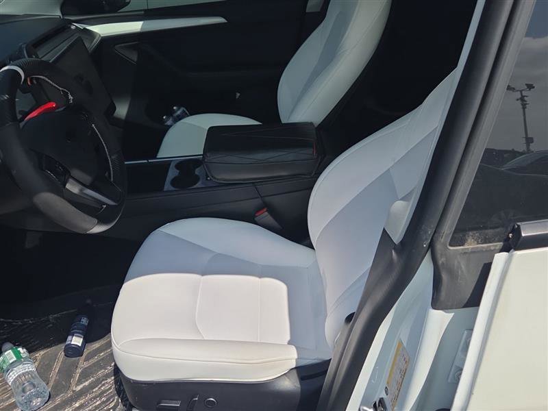Used 2022 Tesla Model Y Performance AWD/4WD image 6