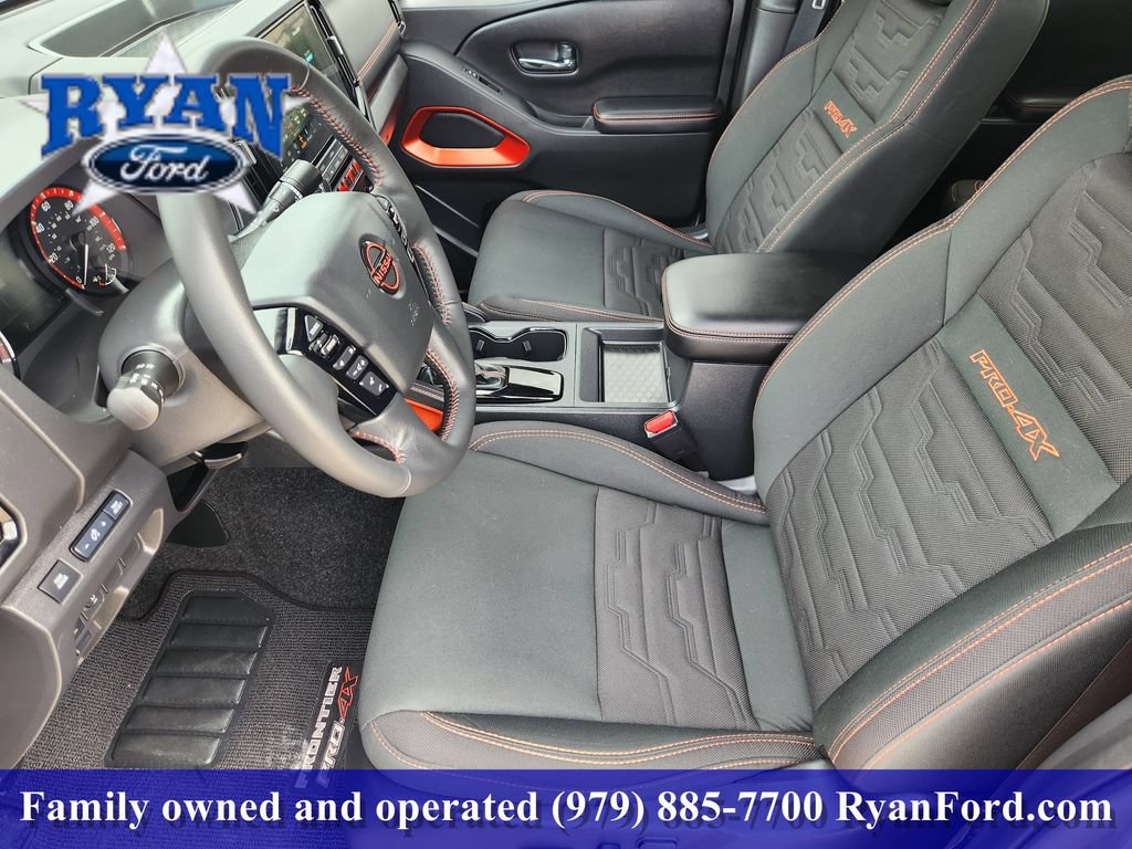 Used 2025 Nissan Frontier PRO-4X AWD/4WD image 9