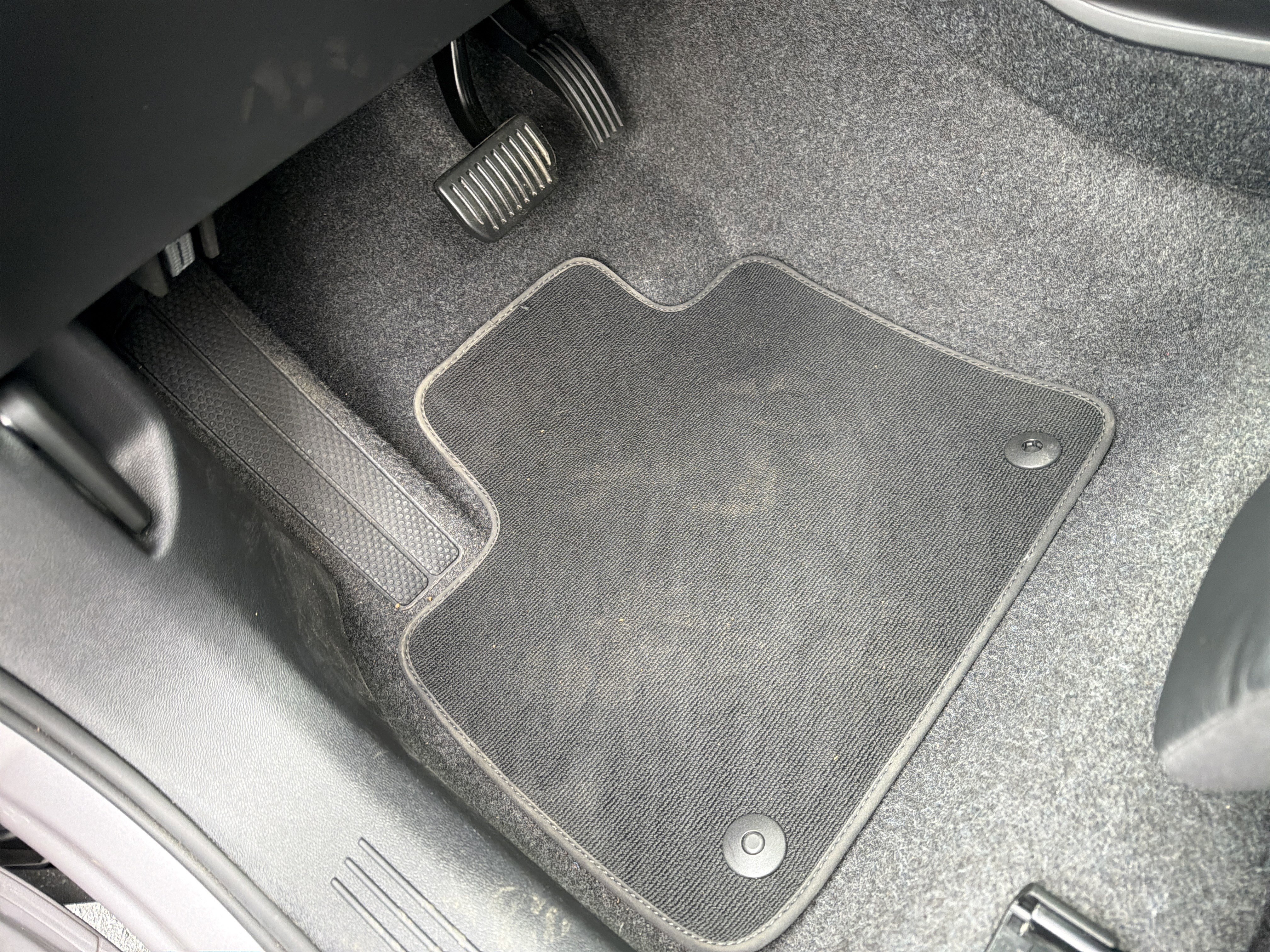 Used 2026 Volvo XC40 B5 Plus w/ Protection Package Premier image 17