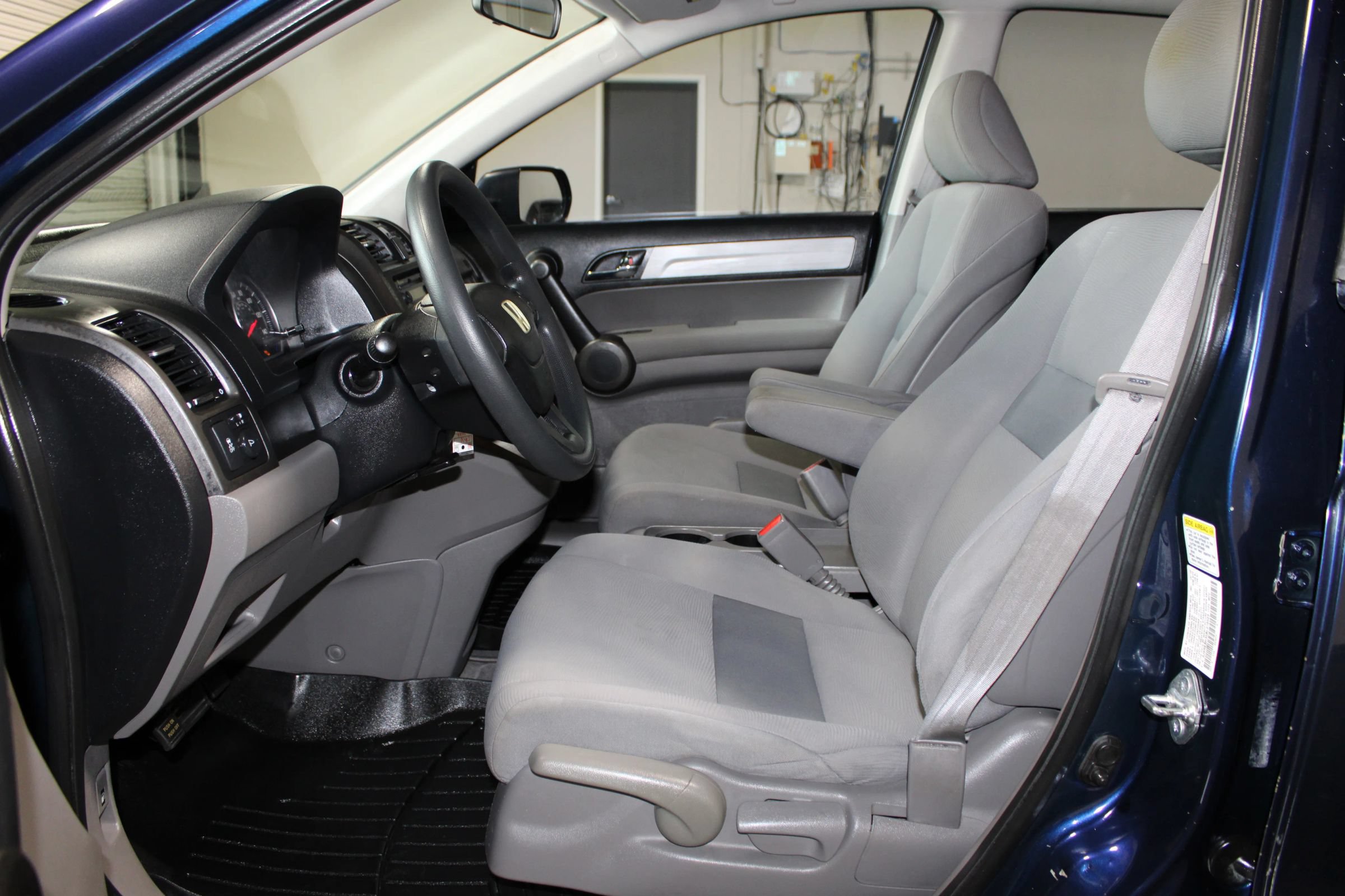 Used 2011 Honda CR-V LX image 11