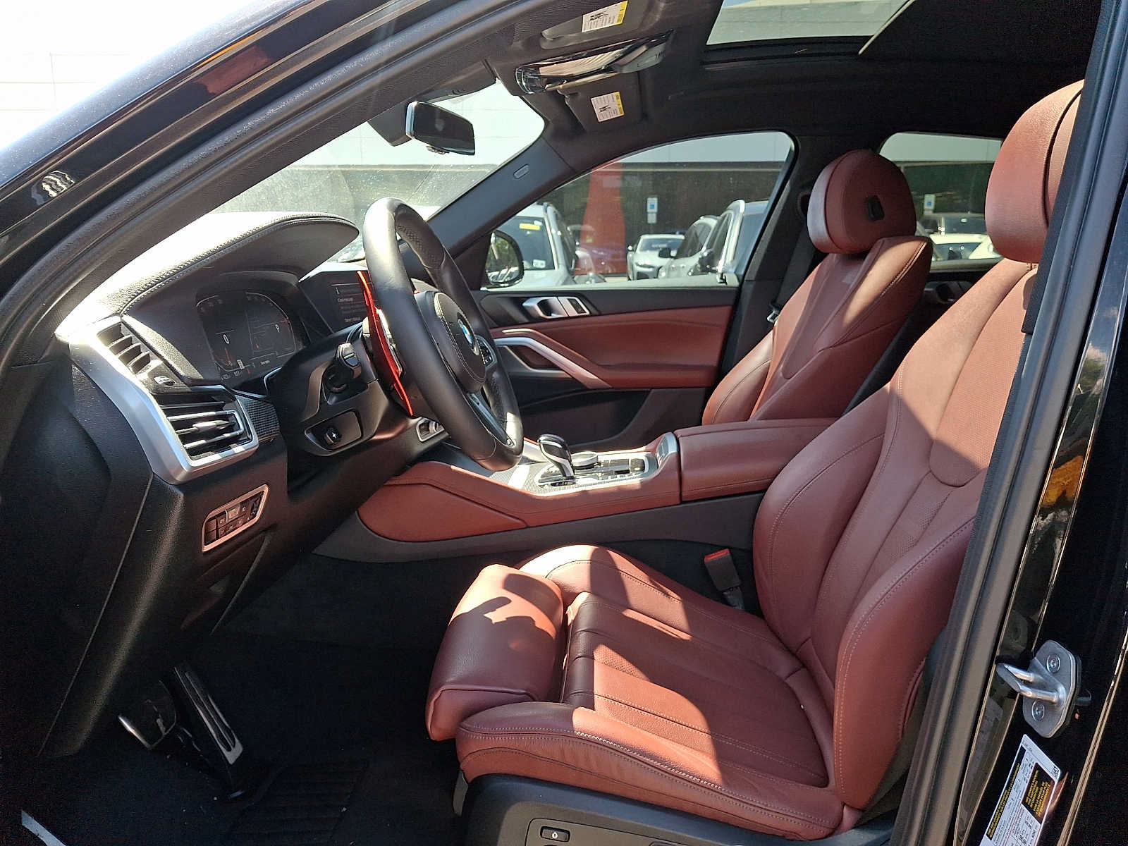 Used 2022 BMW X6 xDrive40i w/ M Sport Package AWD/4WD image 13
