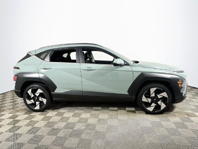 Used 2026 Hyundai Kona Limited FWD image 2